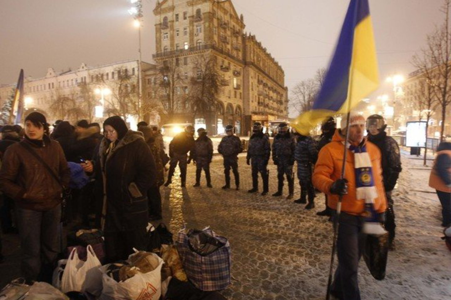 Dėl pirmojo varianto kilo protestai.