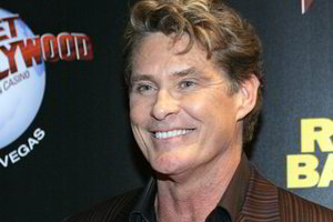 Holivudo žvaigždė D.Hasselhoffas dėkoja savo dukrai, nufilmavusiai girto tėvo elgesį