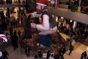 Pačios keisčiausios Kalėdų tradicijos: pabaisos, išmatos, greitas maistas (nuotraukos)