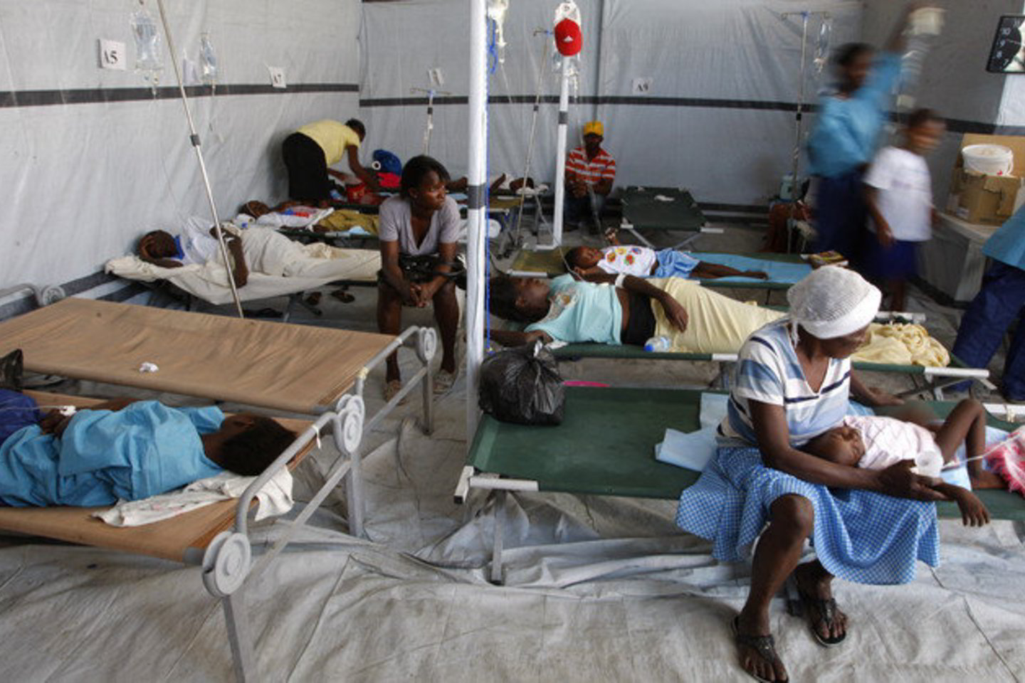Baiminamasi, kad cholera ims plisti po Haičiui kaimynines valstybes.