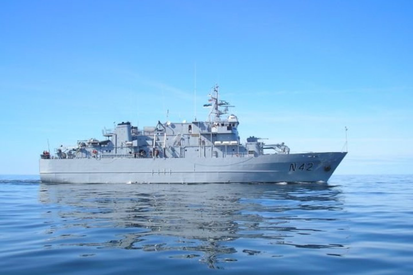 Vienerių metų tarnybą Baltijos šalių karinių jūrų pajėgų laivų eskadroje pradeda ir Lietuvos karinių jūrų pajėgų vadovavimo ir aprūpinimo laivas „Jotvingis“.
