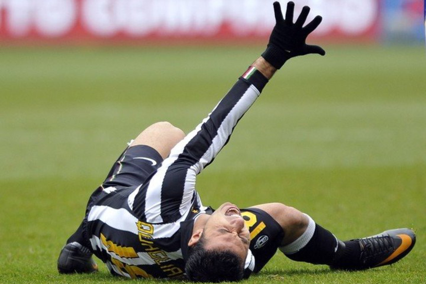 F.Quagliarella rungtynėse patyrė traumą.