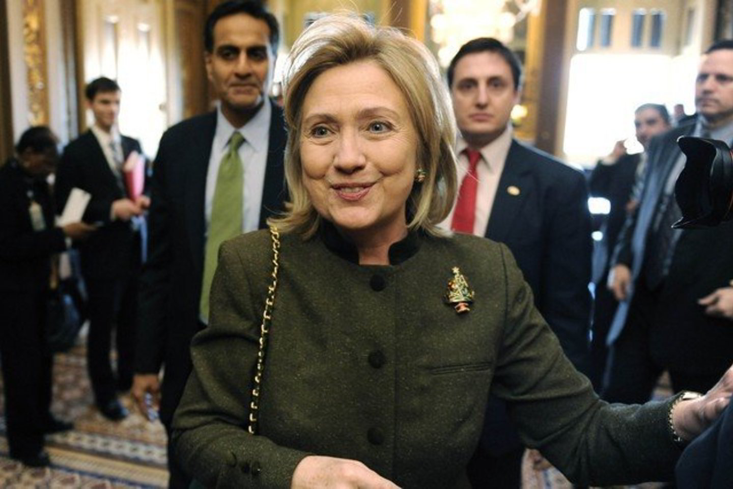 H.Clinton savo vyrą ji apibūdino kaip „puikų saksofonistą“.