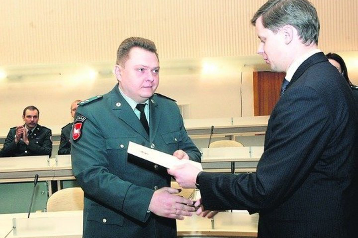 Kauno meras suskubo atšaukti padėką geriausiu Kauno apskrities apylinkės inspektoriumi išrinktam pareigūnui M.Jakučiui