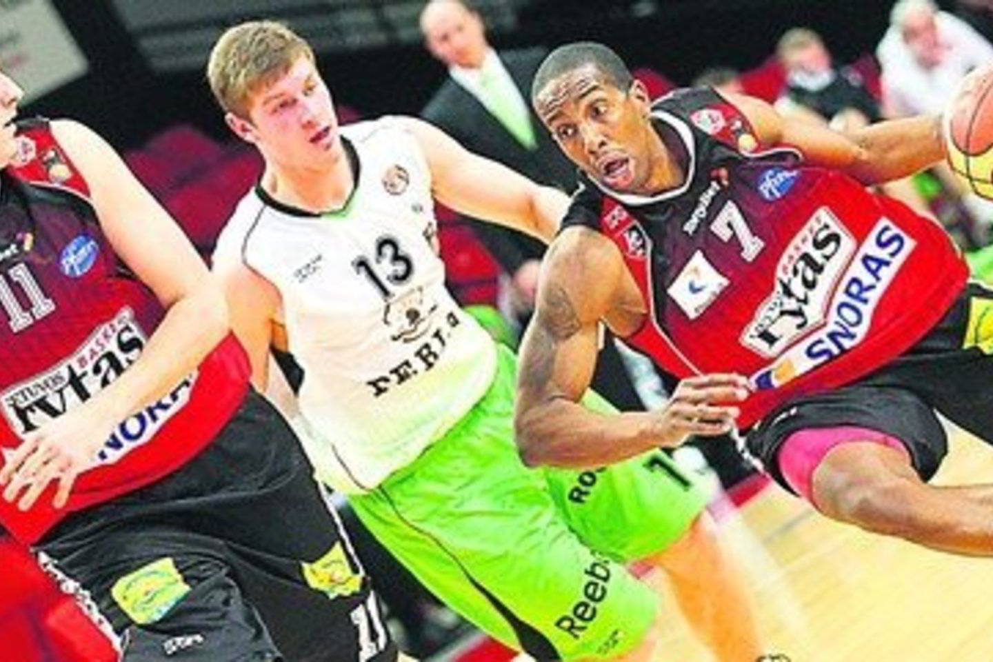 Nors buvo aišku, kad į Stambulo „Fenerbahce” išvykus Š.Jasikevičiui J.Johnsonas (dešinėje) taps svarbiu „Lietuvos ryto” žaidėju, amerikietis nenorėjo likti Vilniuje.