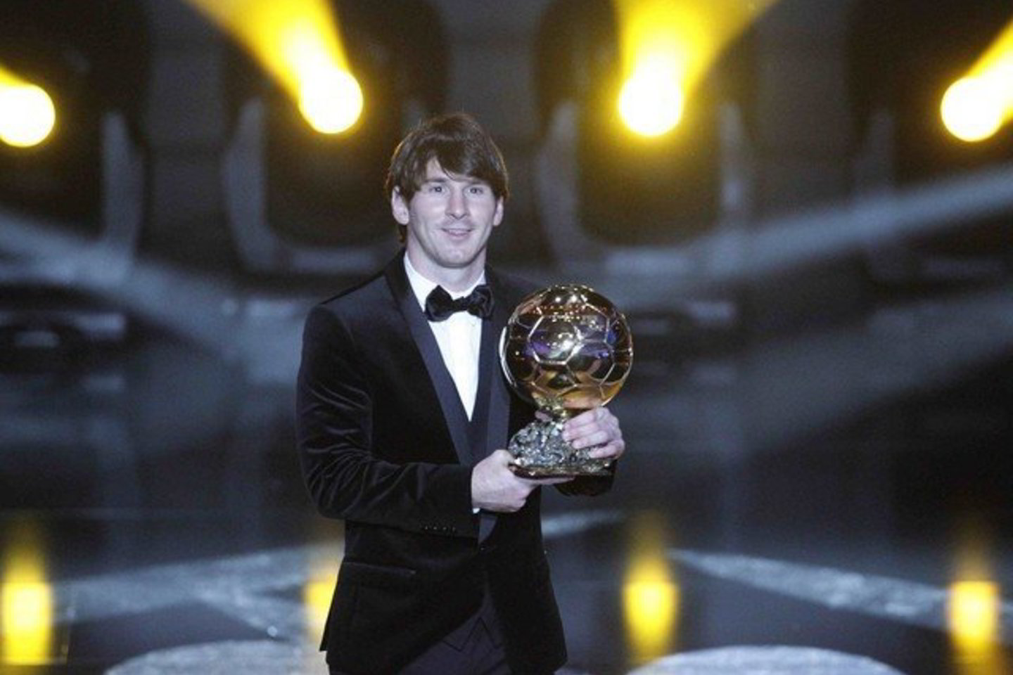 L.Messi vėl atsiėmė Auksinį kamuolį.