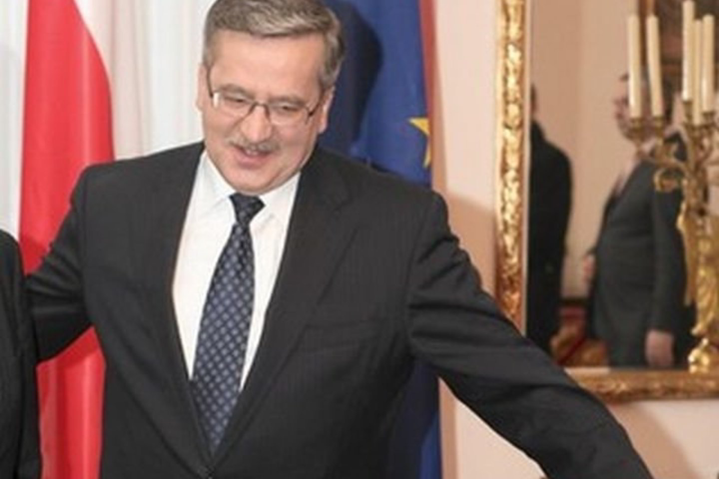 B.Komorowskis pranešė negalįs atvykti į Vilnių dėl suplanuoto vizito Slovakijoje.