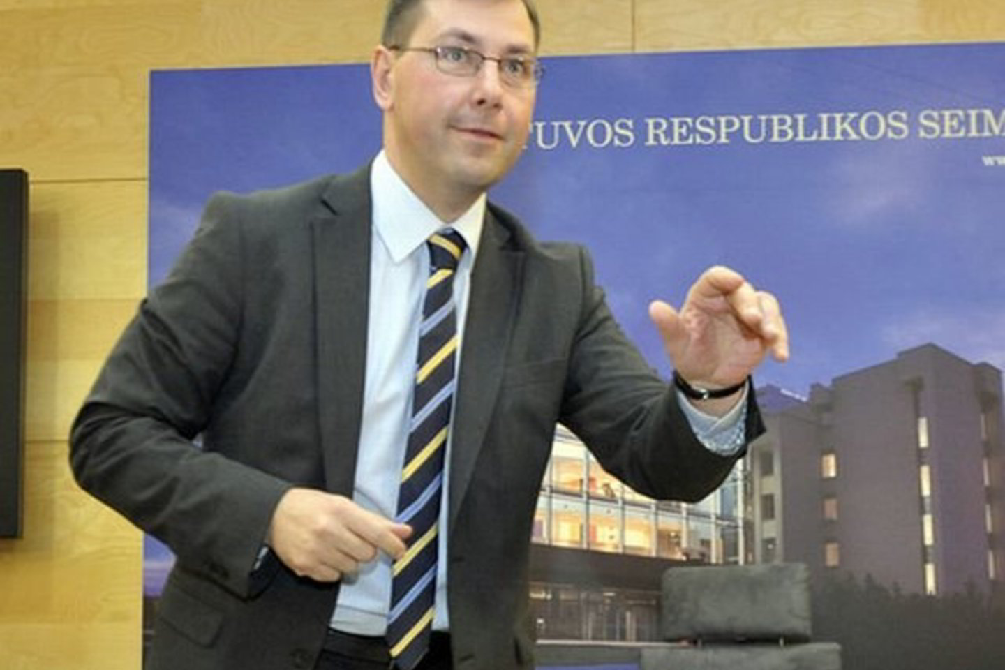 Ministro teigimu, surinkti duomenys rodo, kad didelė dalis ištęstines studijas pasirinkusių studentų dirba.
