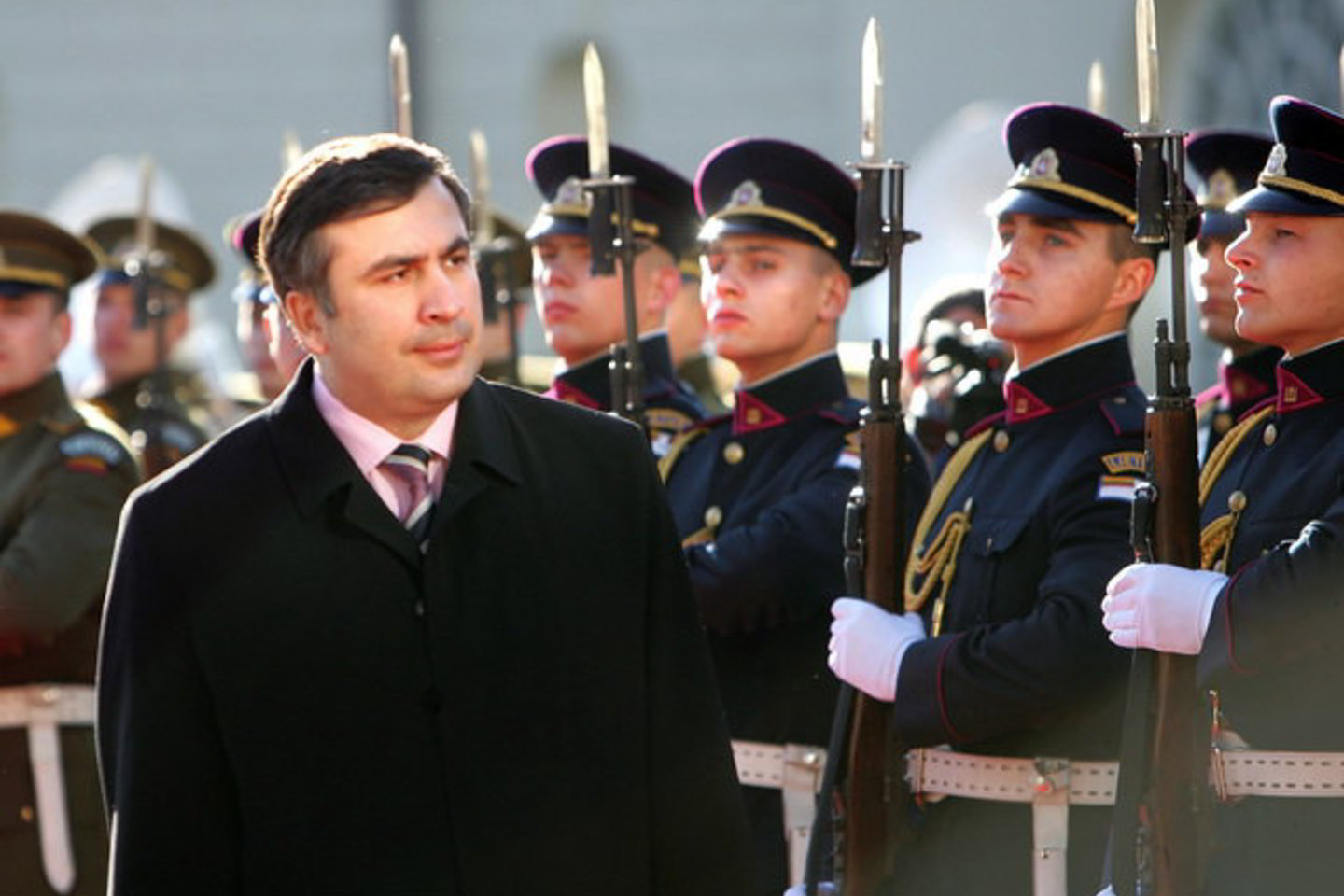„Kad būtų galima išlikti, mums būtina nors mažiausia saugumo garantija", - sako M.Saakašvilis.