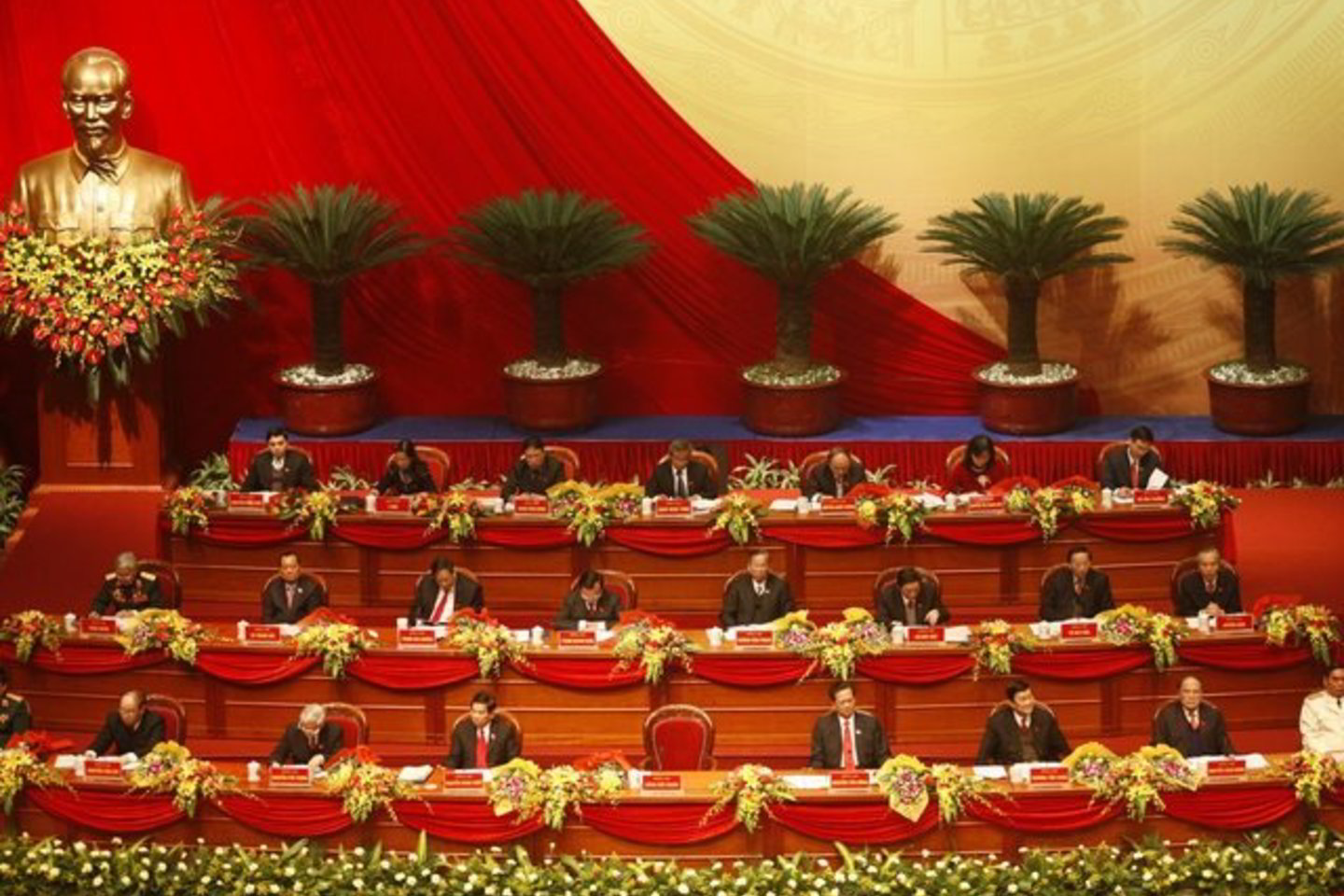 Vietnamo sostinėje Hanojuje prasidėjo kas penkerius metus vykstantis valdančiosios komunistų partijos kongresas.