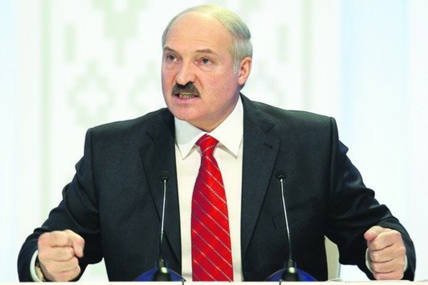Naujų Europos Sąjungos sankcijų galintis sulaukti A.Lukašenka, atrodo, vėl rizikuoja susipykti ir su Rusija.