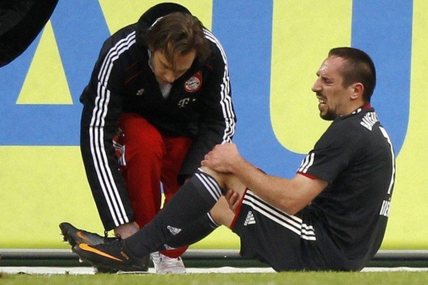 Rungtynėse traumą patyrė "Bayern" saugas F.Ribery.
