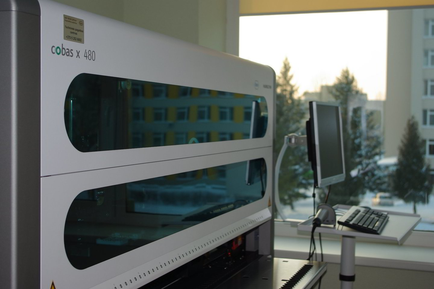 Pirmasis Baltijos šalyse pilnai automatinis analizatorius „Cobas 4800“.