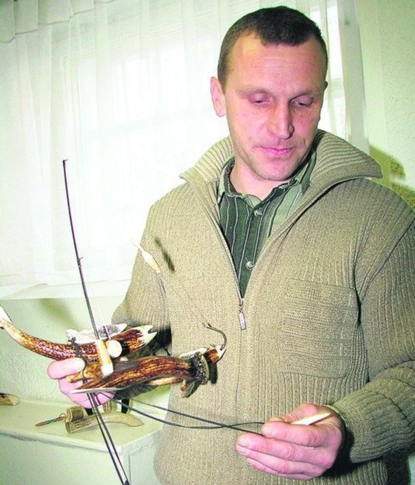 Kuršėniškis A.Palčevskis savo kūrinius gamina iš elnių ir briedžių ragų.