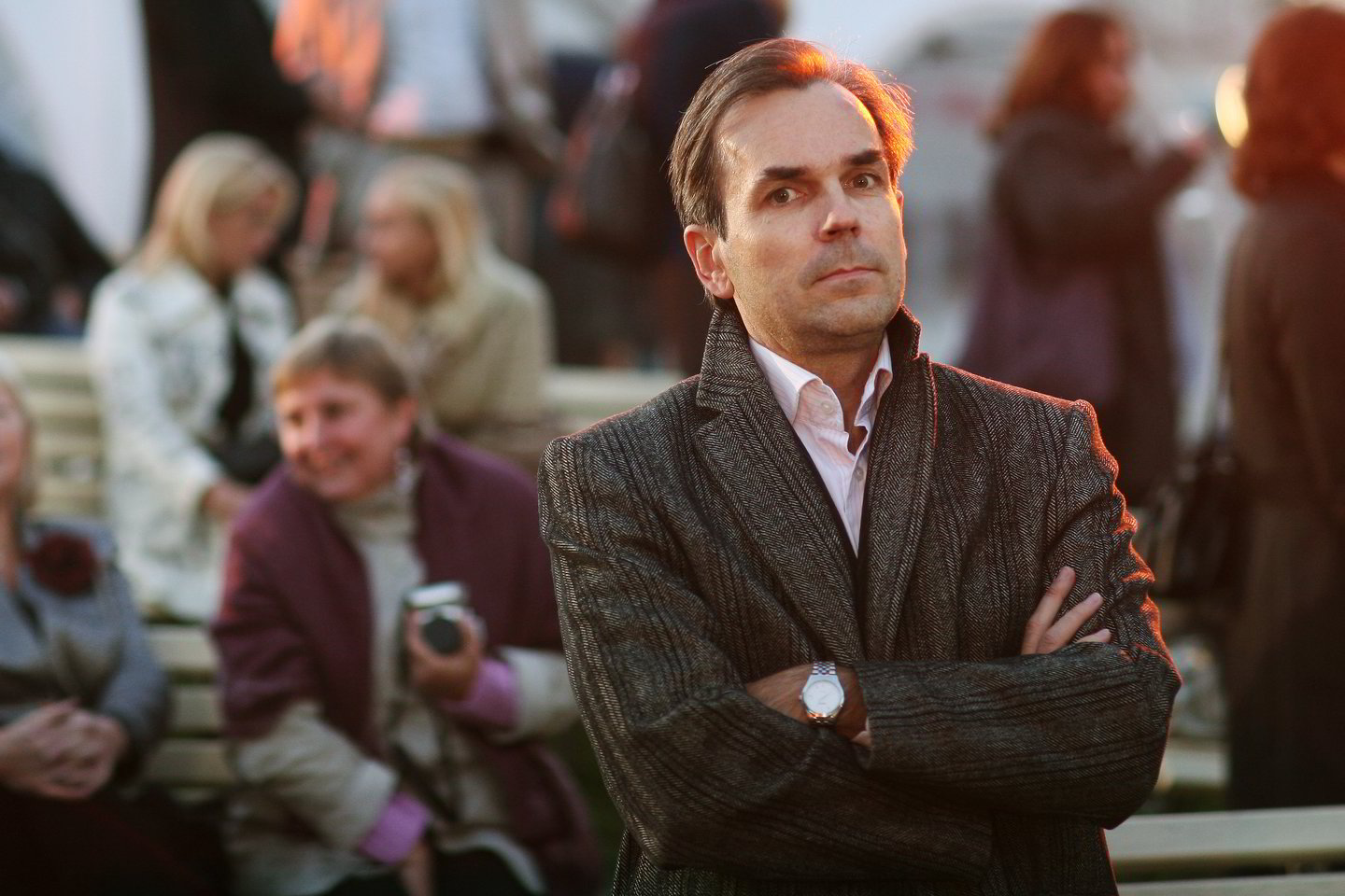 Rolandas Maskoliūnas yra dirbęs reklamos ir rinkodaros srityse, tarptautinio kino festivalio „Kino pavasaris“ konsultantu.