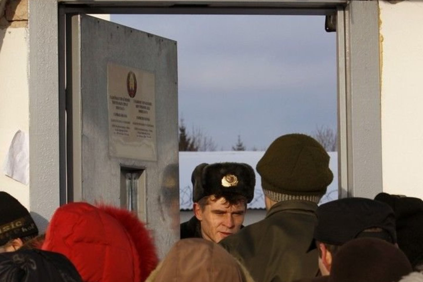 Lenkija jau vienašališkai paskelbė analogiškas sankcijas, uždrausdama išduoti vizas A.Lukašenkai ir daugiau nei 100 jo administracijos pareigūnų.