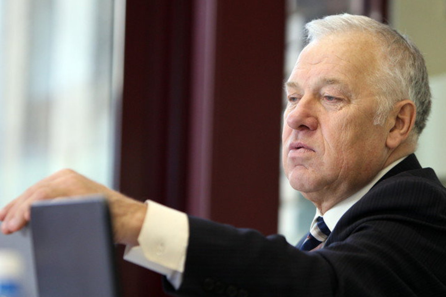 Vyriausybės atstovas Šiaulių apskrityje V.Volkovas, už tai, kad darbo vietoje pasirodė neblaivus, kartą jau buvo baustas.