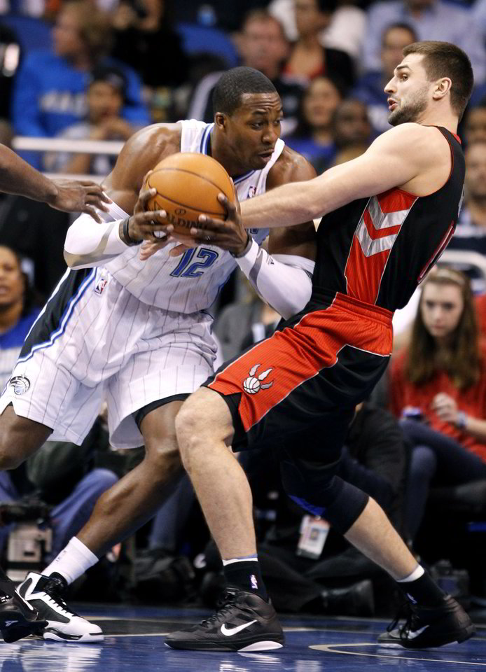 D.Howardas daužė "Raptors" gynybą.
