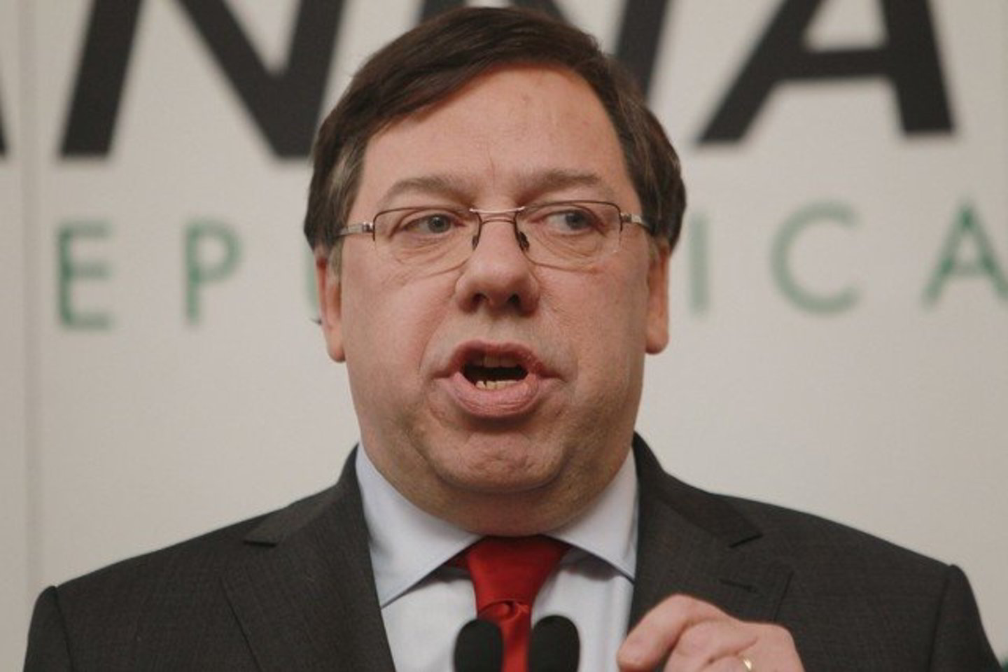 B.Cowenas šeštadienį pranešė, kad palieka partijos pirmininko postą.