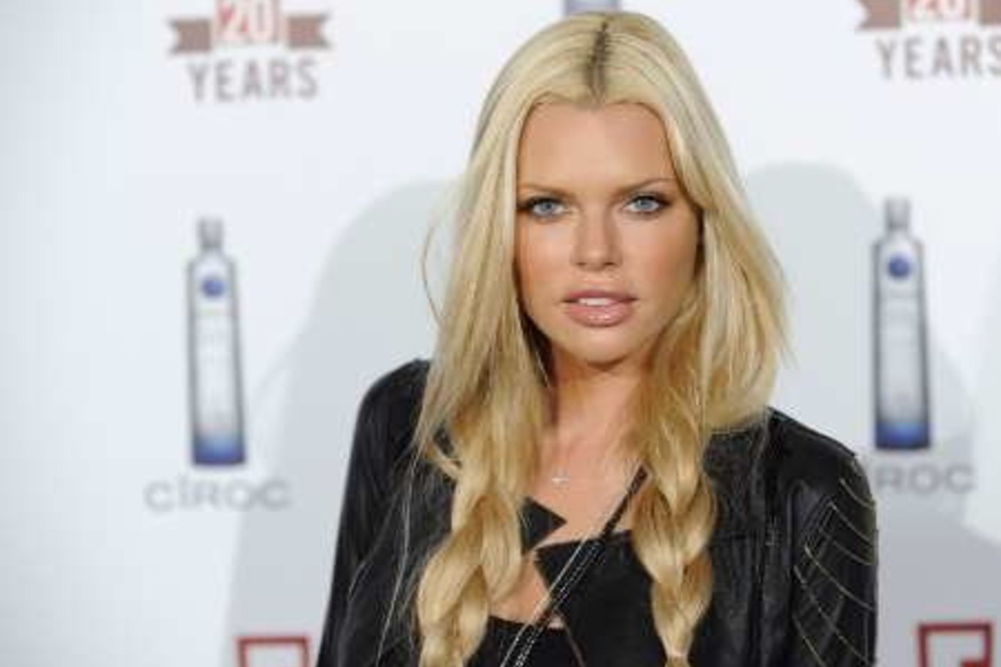 S.Monk kartą jau buvo susižadėjusi su rokeriu Benji Maddenu, kuris vėliau susitikinėjo su turtinga paveldėtoja Paris Hilton.