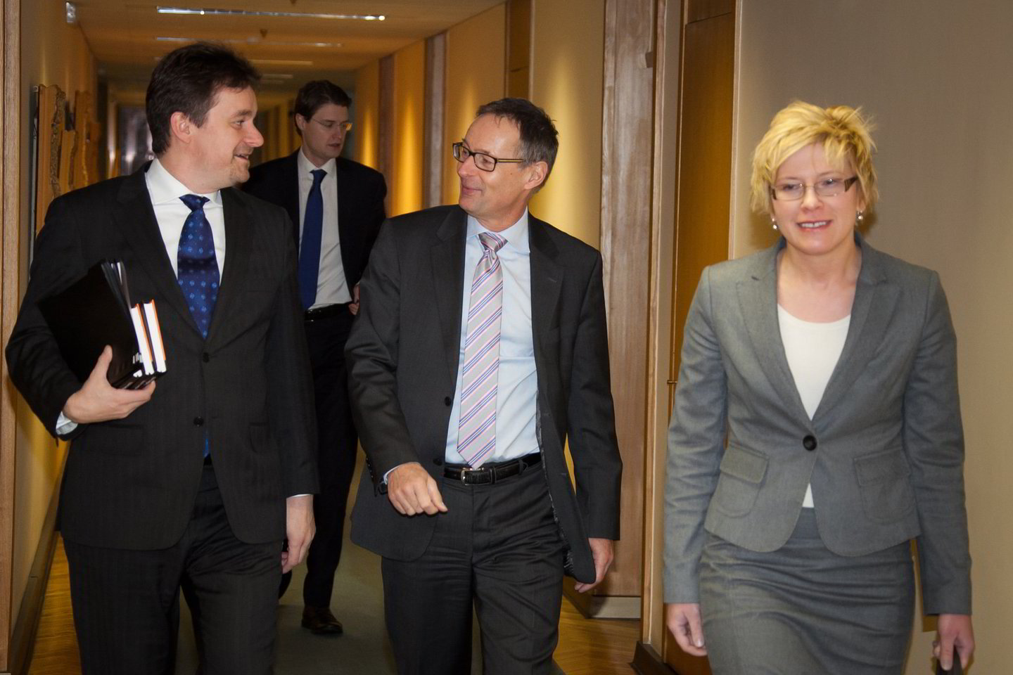 „Swedbank“ vadovas Lietuvoje Antanas Danys, „Swedbank“ Baltijos bankininkystės vadovas Hakanas Bergas ir finansų ministrė Ingrida Šimonytė.