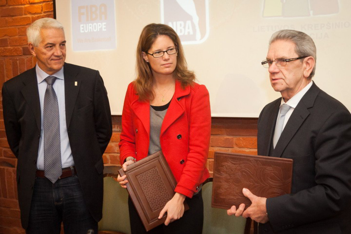 "FIBA Europe" generalinis sekretorius Naras Zanolinas ir „NBA Europe“ vyresnioji viceprezidentė Sophie Goldschmidt pasirašė bendradarbiavimo sutartį.