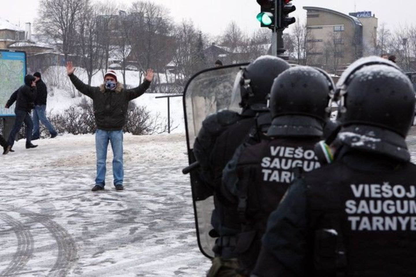 Protestuotojus tramdę Viešojo saugumo tarnybos pareigūnai panaudojo ašarines dujas, gumines kulkas.