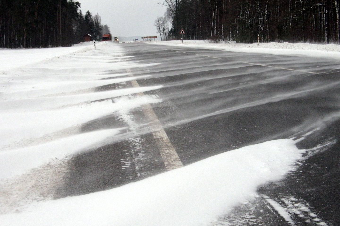 Šeštadienio pavakarę Lietuvoje be kritulių, tačiau nesiliaujant ir stiprėjant vėjui toliau pusto pažeme.