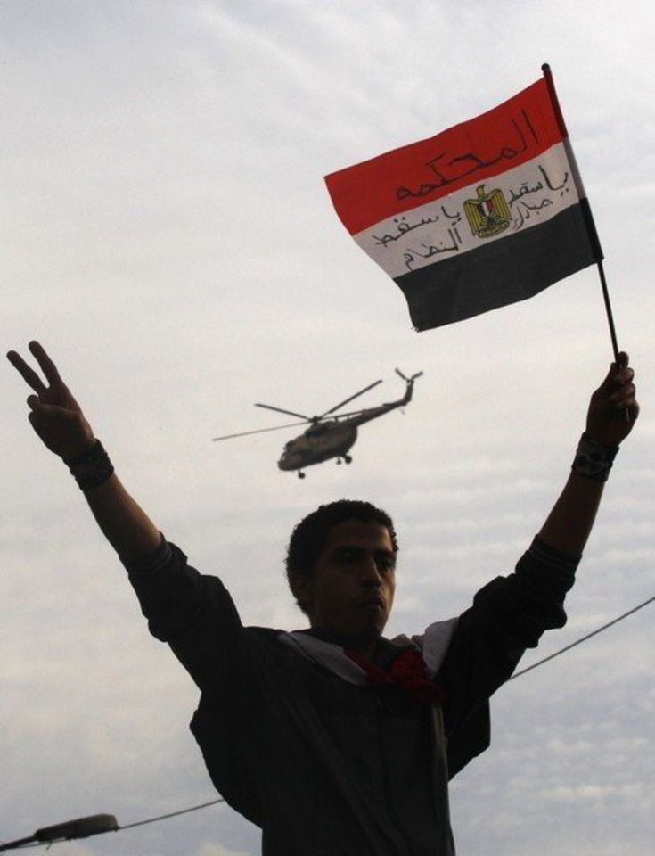 Egipto politinę sistemą iki pamatų sudrebinusių protestų dalyviai reikalavo, kad ankstesnis vidaus reikalų ministras Habibas al Adli būtų nušalintas.