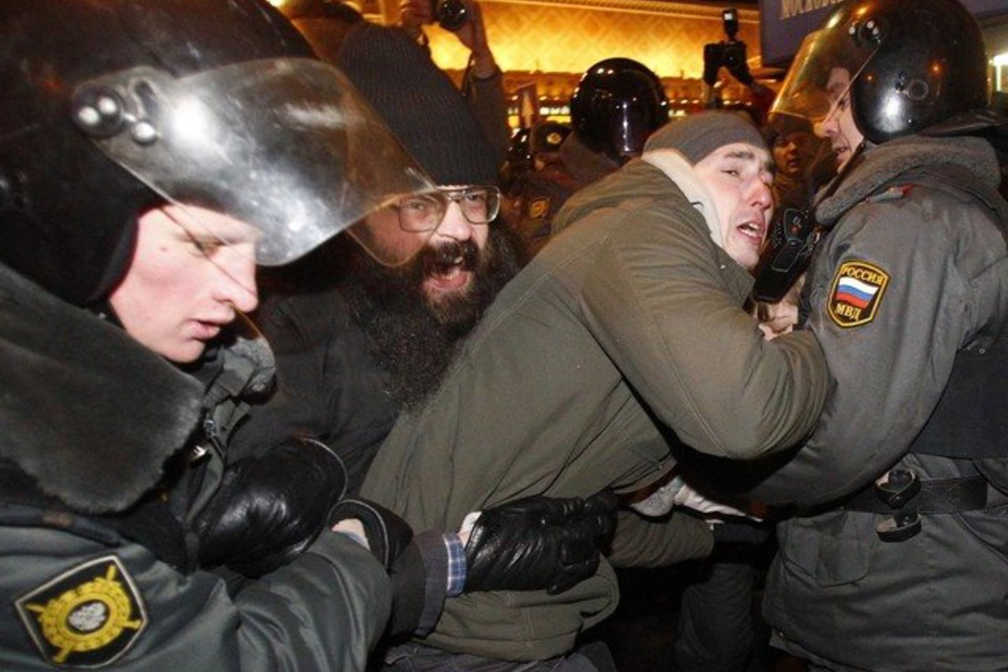 Rusijos opozicija ir teisių gynėjai rengia mitingus Triumfo aikštėje Rusijos konstitucijos 31 straipsniui, garantuojančiam teisę į susirinkimų laisvę, ginti.