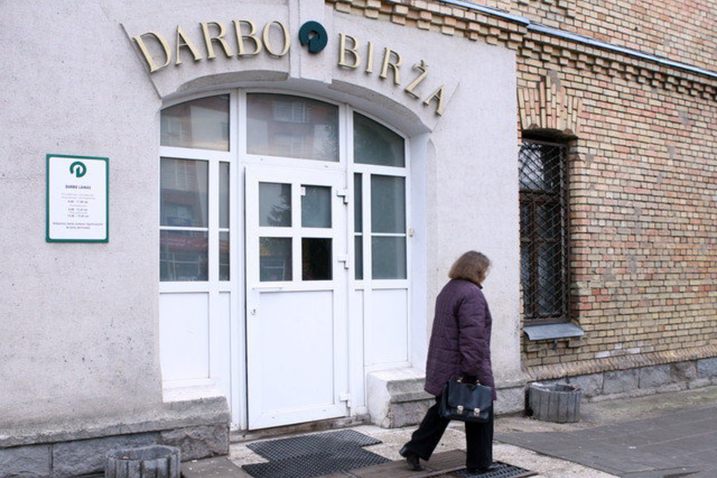 Bedarbiai labiausiai ieško darbo administravimo, gamybos, apskaitos ir buhalterijos, paslaugų, prekybos, klientų aptarnavimo ir finansų srityse.