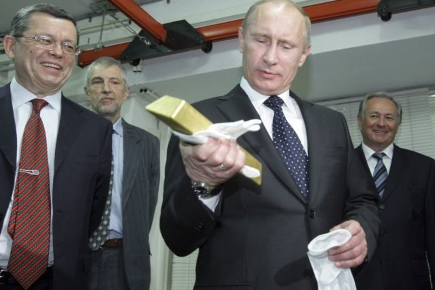 Rusijos elitas šiuo metu žino, kad savo lūkesčius naudingiausia sieti su premjeru V.Putinu.