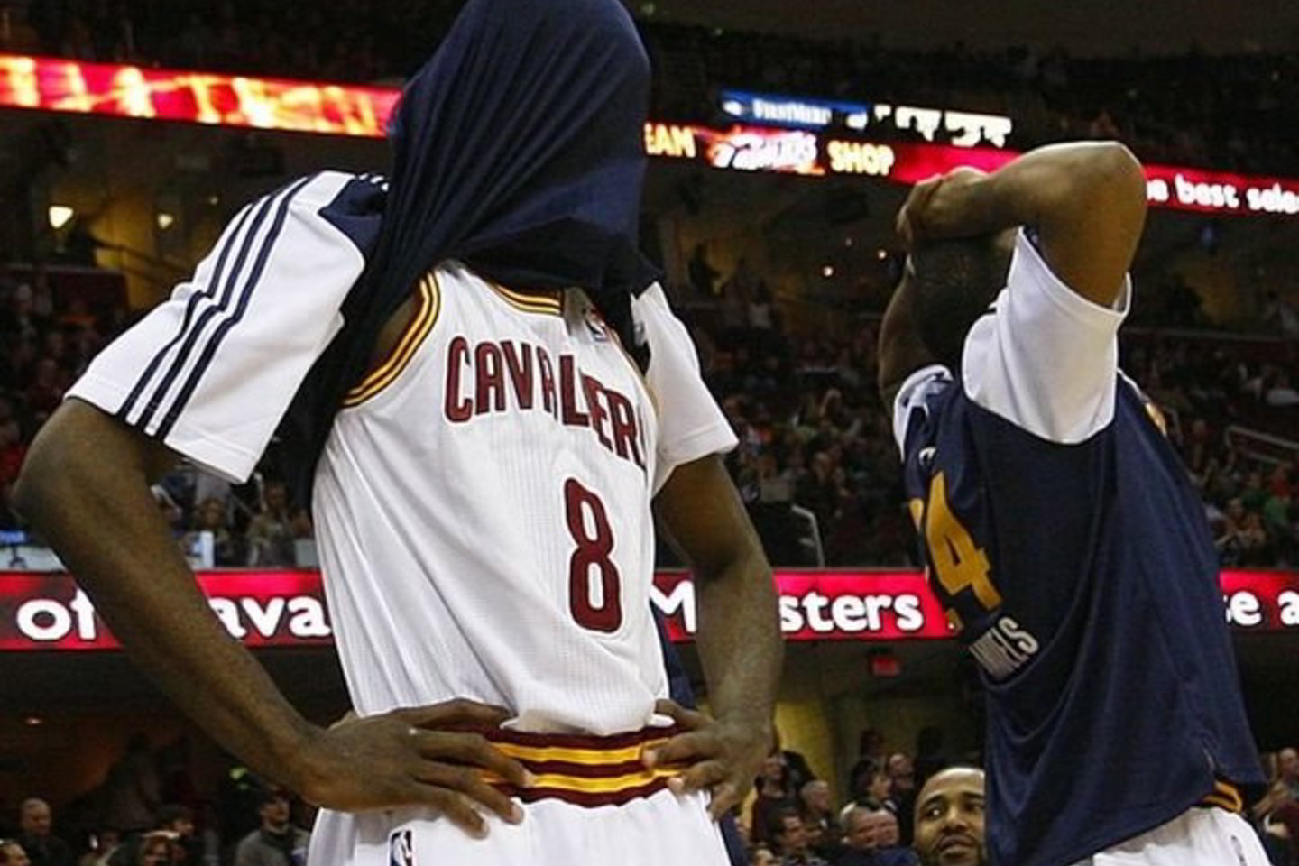Ketvirtajame kėlinyje "Cavaliers" žaidėjai nebežinojo, kur dingti iš gėdos.