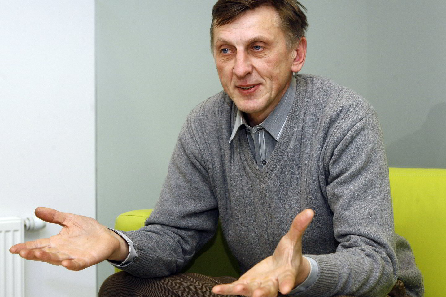 Komisijai teigiama, jog K.Trapiko sutuoktinė yra vienos Švenčionių rajono savivaldybėje veikiančios įmonės savininkė.