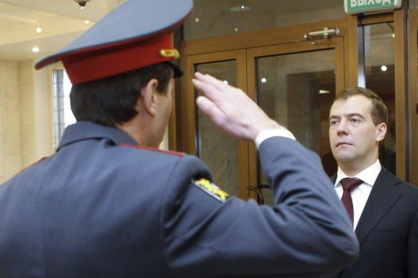 D.Medvedevas pasirašė policijos įstatymą, kuris įsigalios kovo 1 dieną.