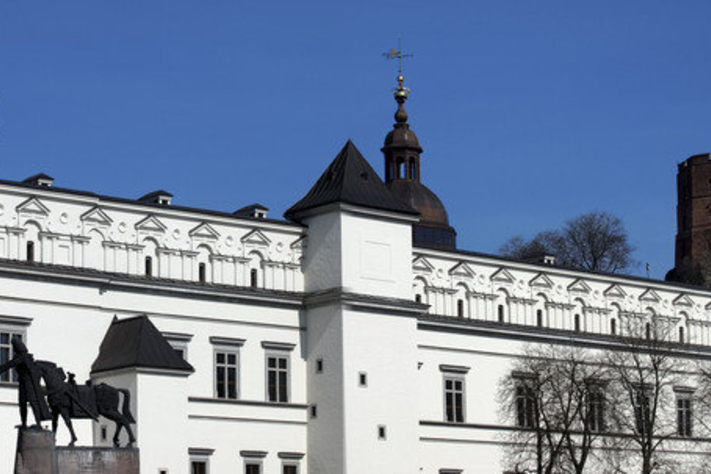 Šiuo metu Vyriausybėje yra sprendžiamas Valdovų rūmų finansavimo klausimas.