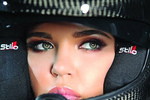 Jei graži, tai negali būti protinga?