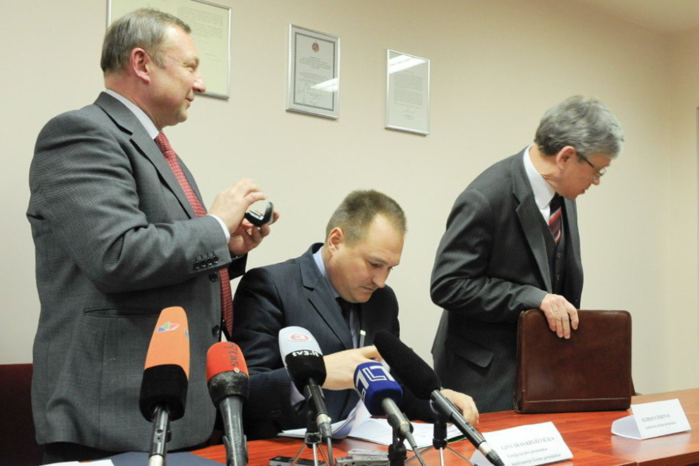 A.Milinis, G.Kryževičius ir E.Žirovas trečiadienį surengė specialią spaudos konferenciją.
