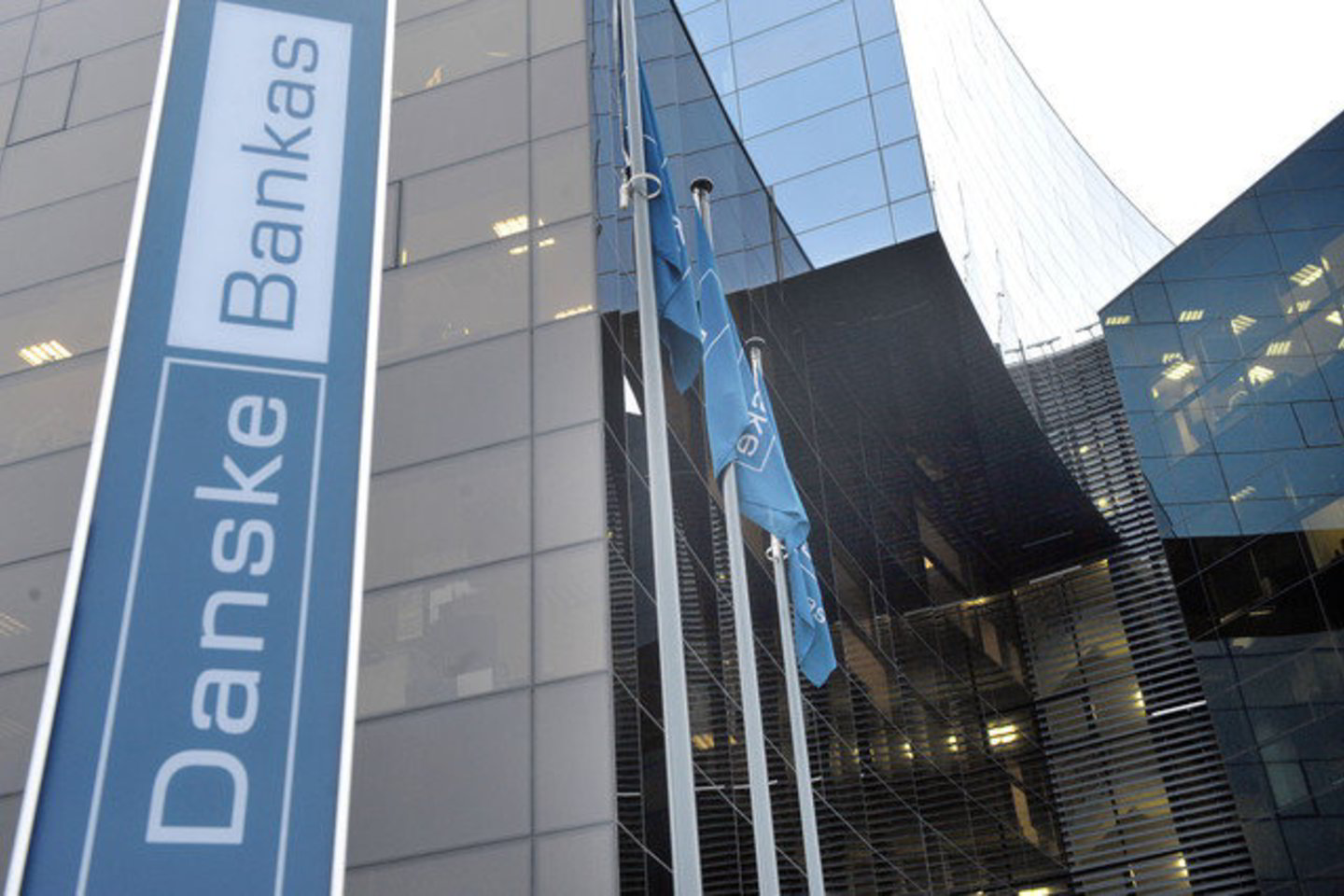„Danske Bank A/S“ Lietuvos filialo 2010 m. veiklos pelnas prieš atidėjinius ir pelno mokestį sudaro 64 mln. litų.