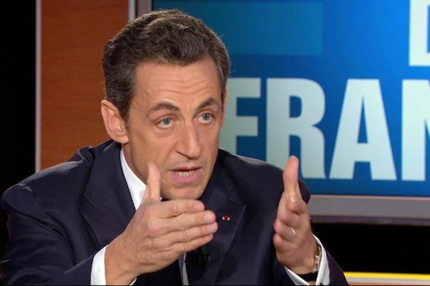 Protestus sukėlė šiurkšti N.Sarkozy kritika teisėjams po jaunos moters nužudymo.