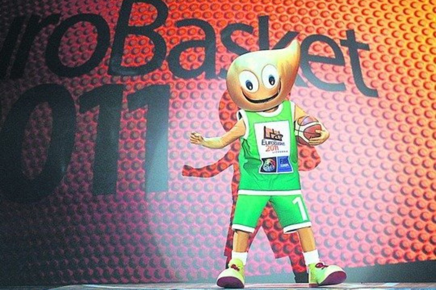 Pranūzai apskaičiavo, kad stebėti talismano Amberio reklamuojamą Europos čempionatą Lietuvoje kainuos tris kartus brangiau negu 2009 metų žemyno pirmenybes Lenkijoje ar pernykštes pasaulio čempionato kovas Turkijoje.