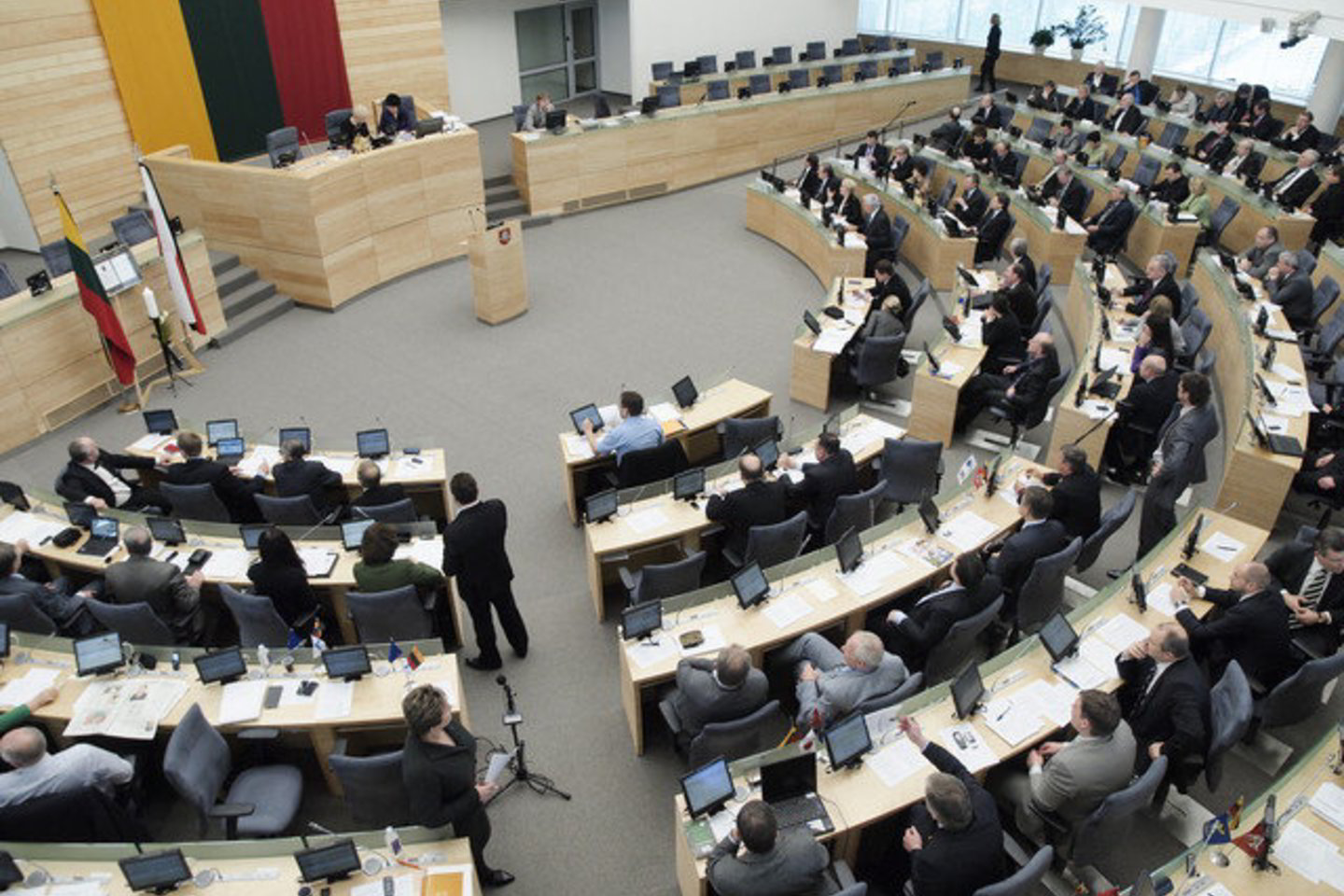 Gali būti, jog kovą Seimas spręs, ar pratęsti pensinį amžių.