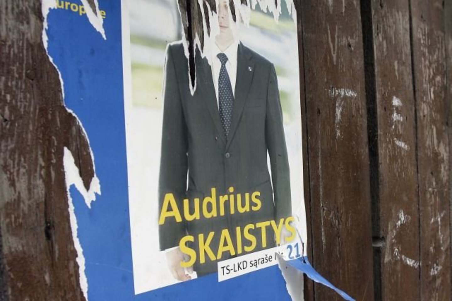 Televizijos laidose, laikraščių puslapiuose, naujienų portaluose audringai demaskuojami „nepartiniais“ pasiskelbę kandidatai.