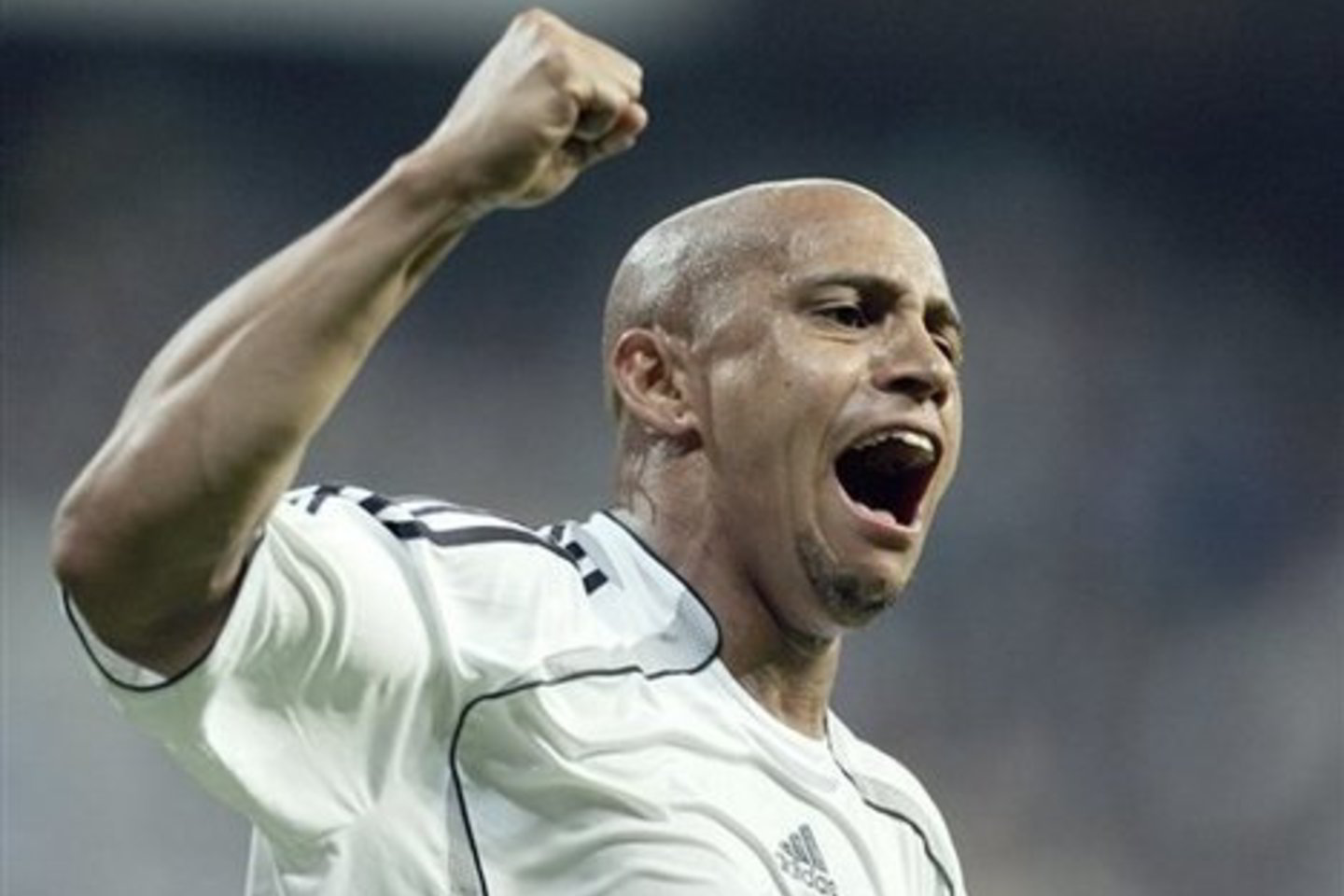 Geriausiais savo karjeros metais R.Carlosas žaidė Madrido „Real“ komandoje.
