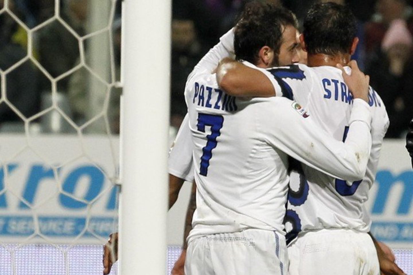 Milano "Inter" futbolininkai pakilo į trečiąją vietą.