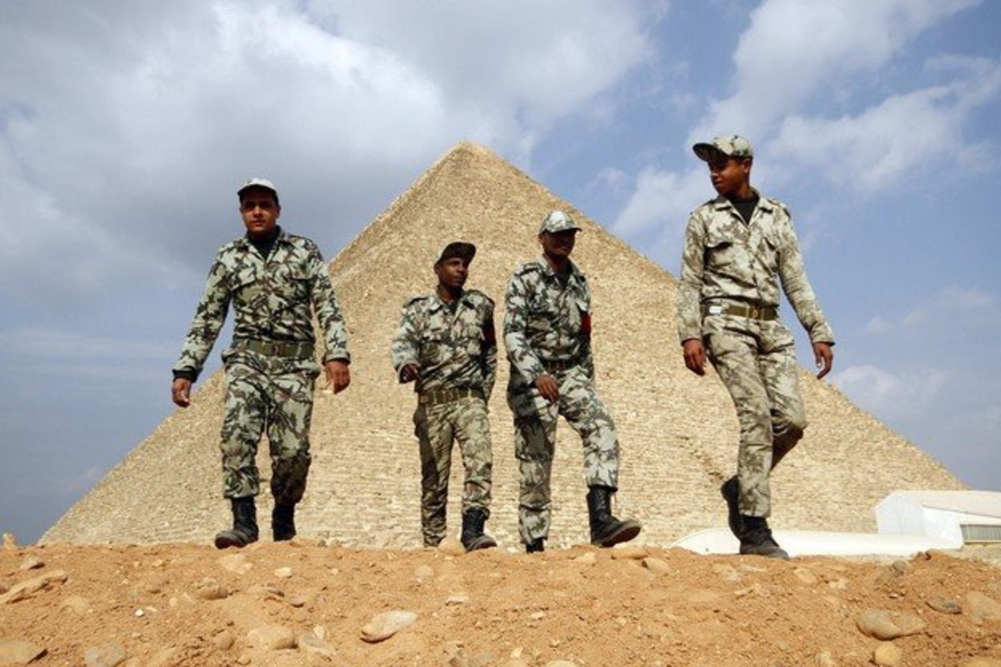 Pirmą kartą nuo neramumų lankytojai gali džiaugtis ir garsiosiomis Egipto piramidėmis.
