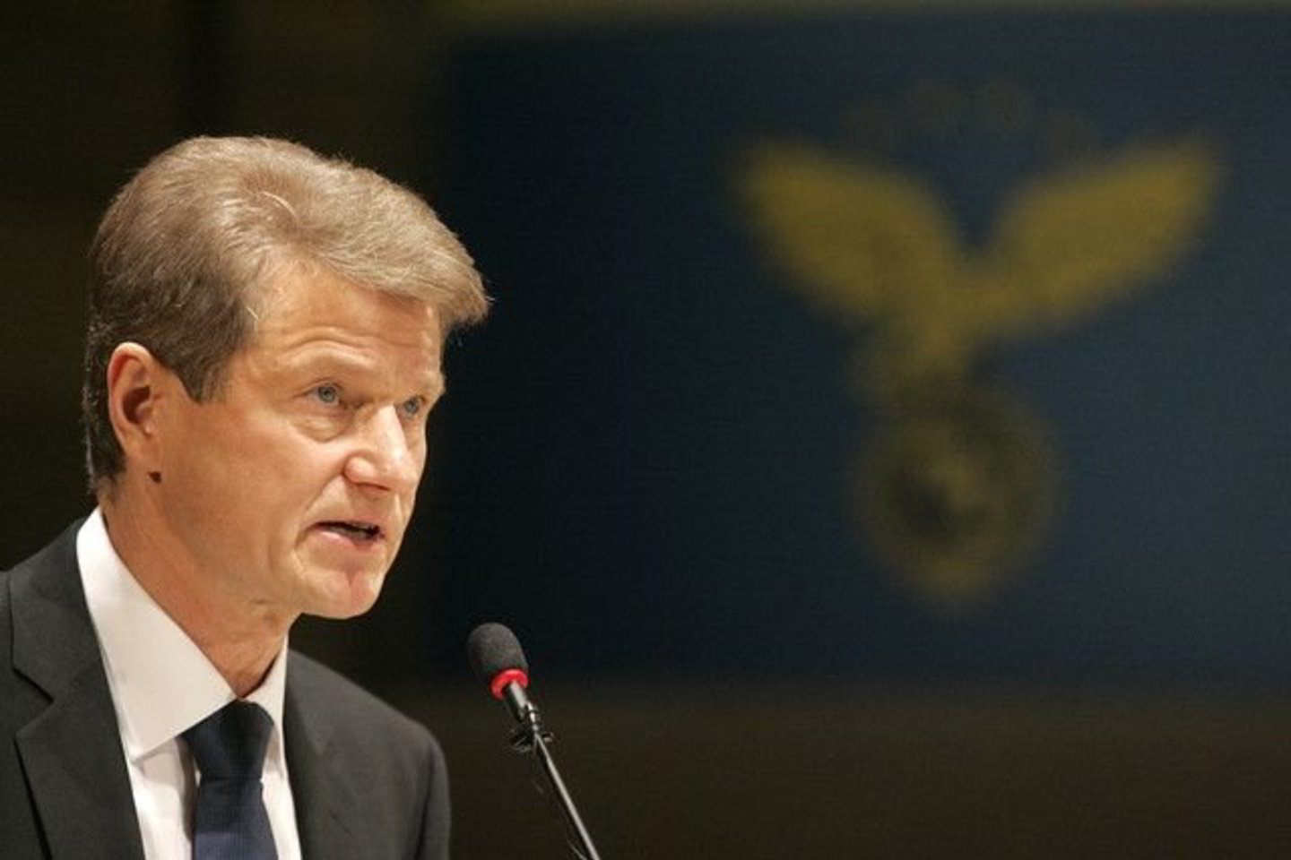 Penktadalis respondentų nurodė, kad R.Paksui turėtų būti leista balotiruotis jau 2012 metų Seimo rinkimuose.