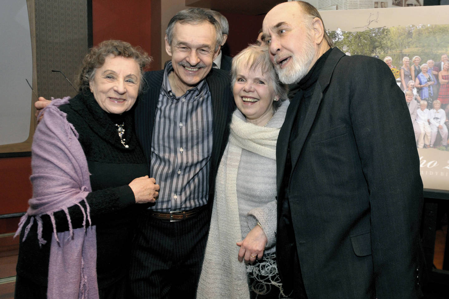 R.Varnaitė, S.Vosylius, Nijolė Gelžinytė ir A.Šurna tikina, kad yra pasiryžę sukurti dar 12 “Giminių” serijų.