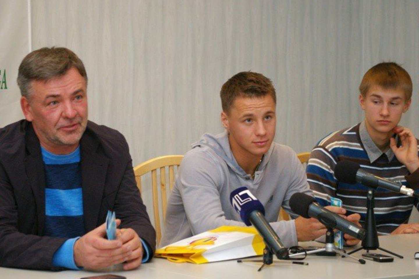 Per spaudos konferenciją - Remigijus Balžekas, Ričardas Berankis ir Lietuvos rinktinės debiutantas Julius Tverijonas.