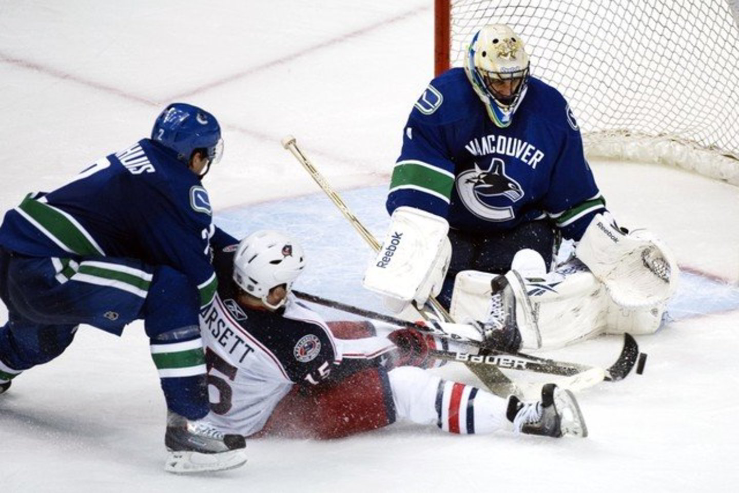 „Canucks“ namuose po bulitų serijos 2:1 įveikė „Blue Jackets“.